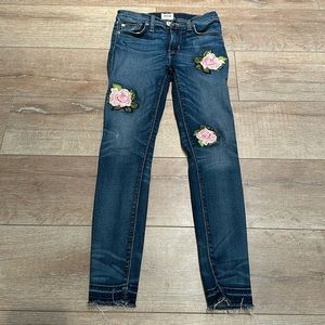 Hudson jeans with flower embroidery. Size 25.